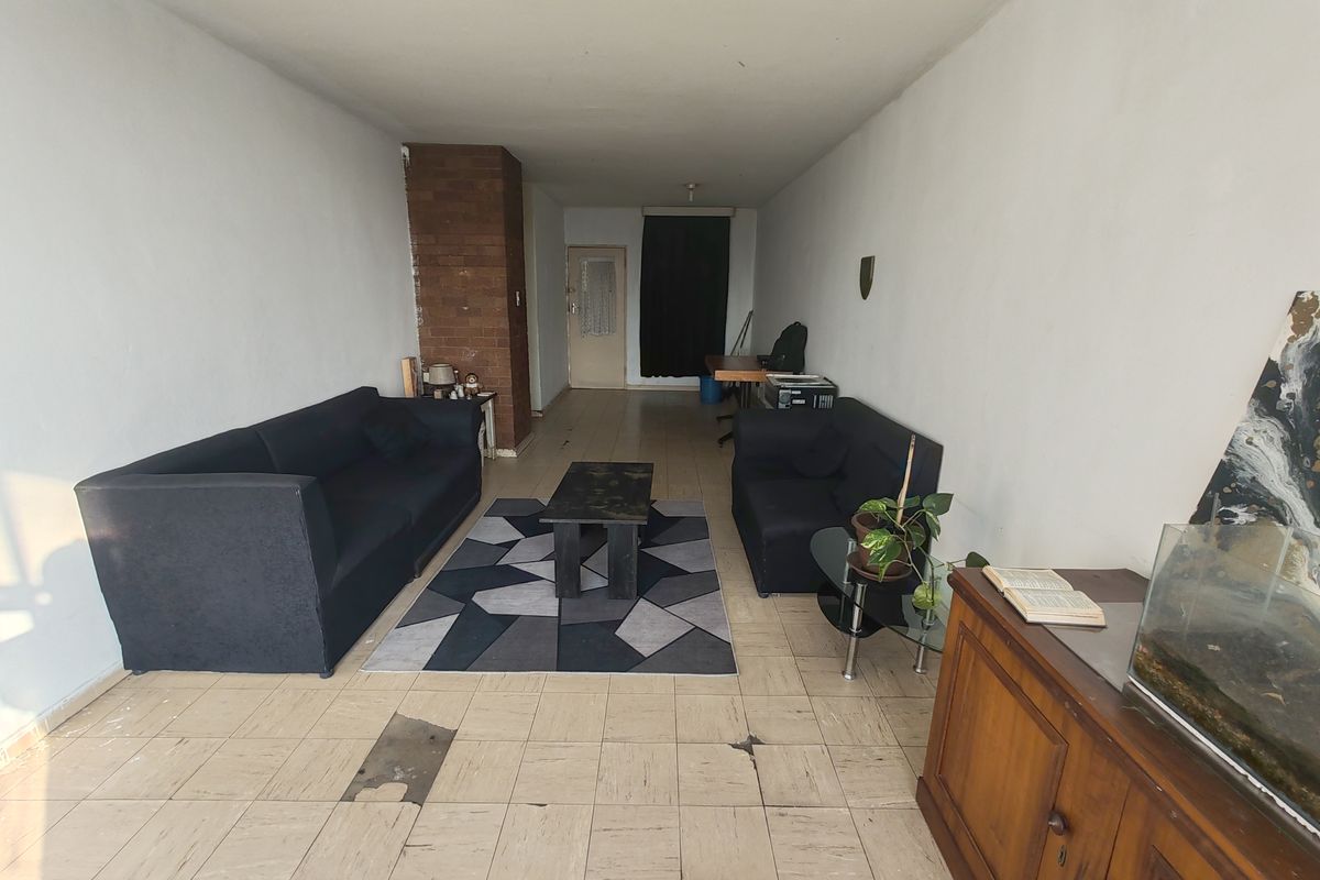 1.5 Bedroom Apartment For Sale – Great Potential - Photo 5