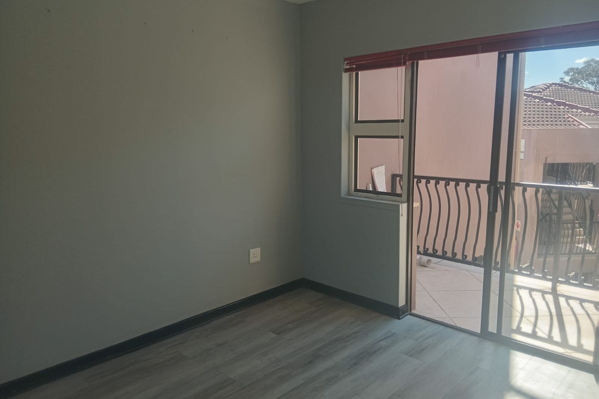 Stylish, Secure & Designed for Easy Living - Photo 4