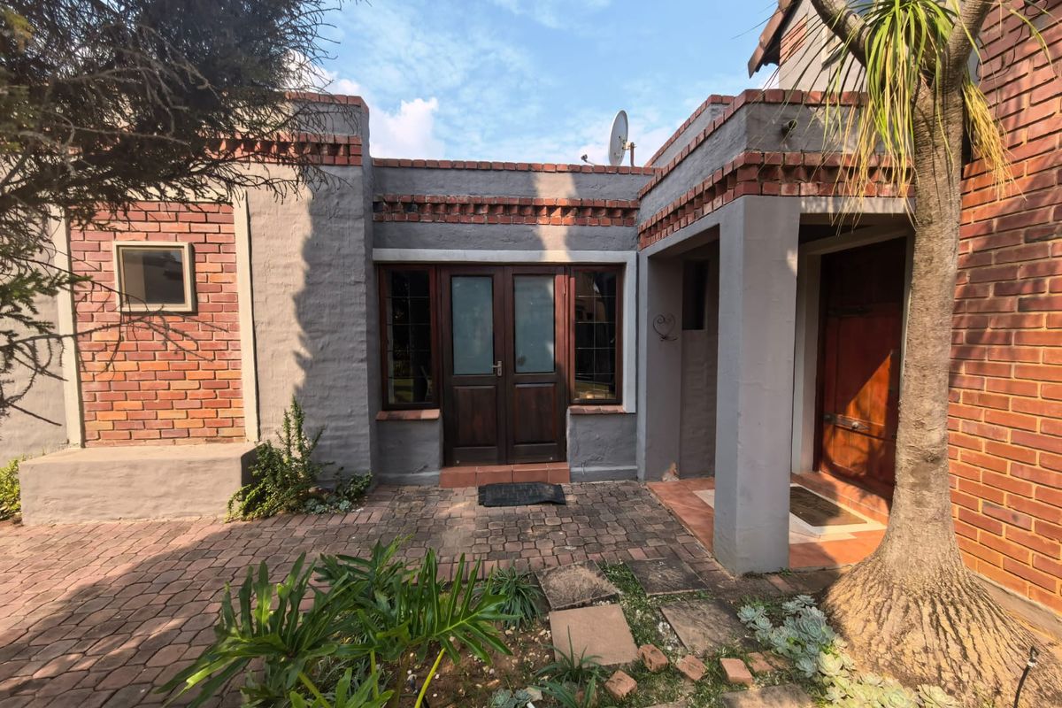 3-Bedroom Family Home in a Secure Complex - Photo 3