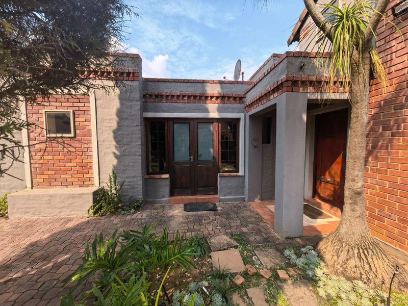 3-Bedroom Family Home in a Secure Complex - Photo 3