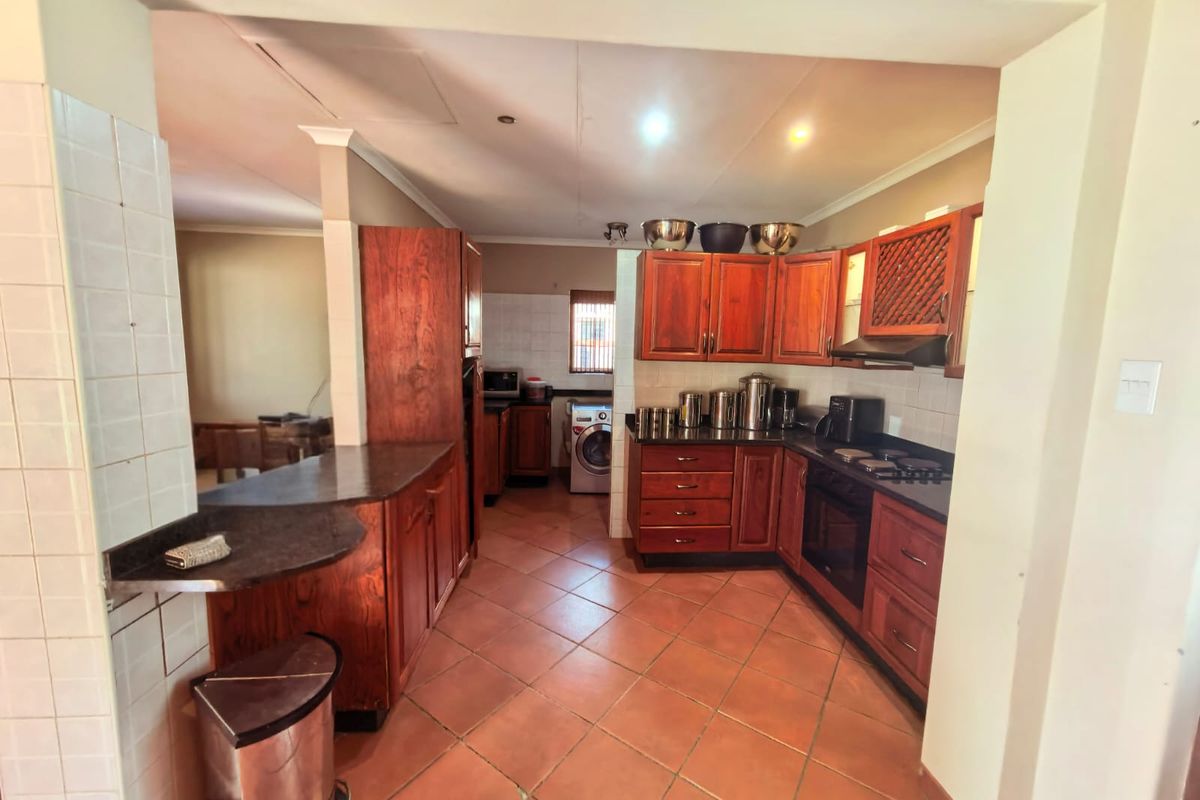 3-Bedroom Family Home in a Secure Complex - Photo 4