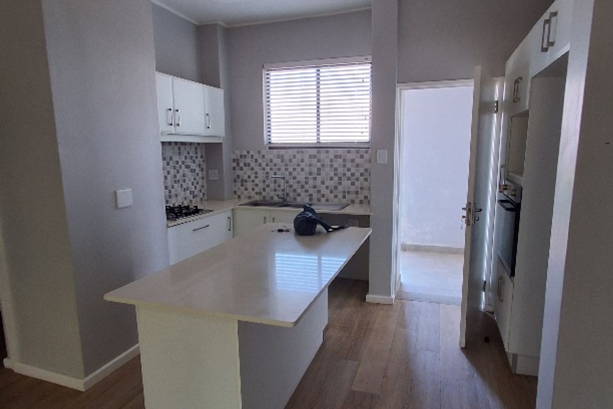 Hillcrest Central - ideal location, modern amenities - Photo 5