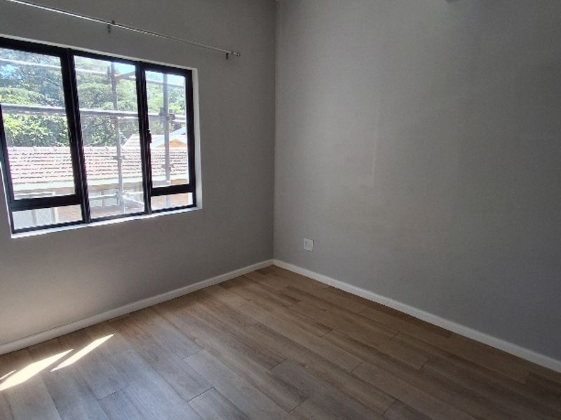 Hillcrest Central - ideal location, modern amenities - Photo 8