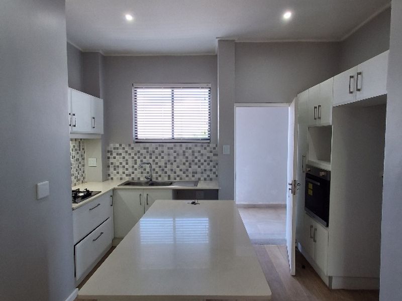 Hillcrest Central - ideal location, modern amenities - Photo 4