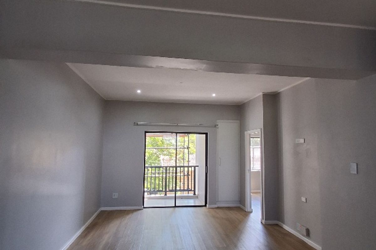 Hillcrest Central - ideal location, modern amenities - Photo 3