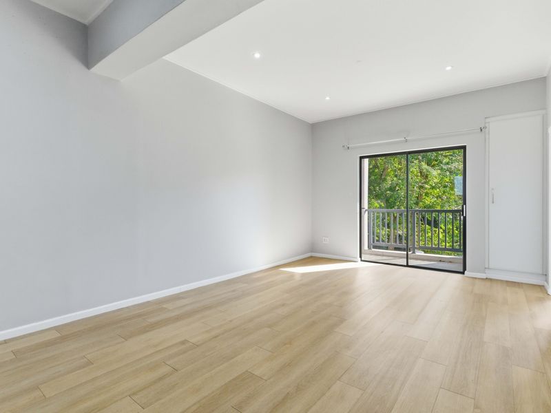 Hillcrest Central - Investor only - Ideal location, modern amenities - Photo 8