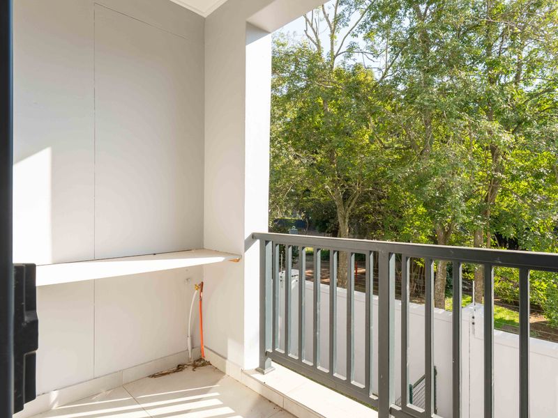 Hillcrest Central - Investor only - Ideal location, modern amenities - Photo 2