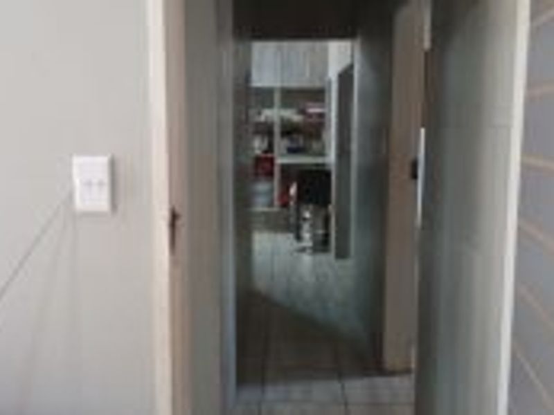 Beautiful 3 Bedroom Stand-Alone Home for Sale in Mountain View - Photo 9