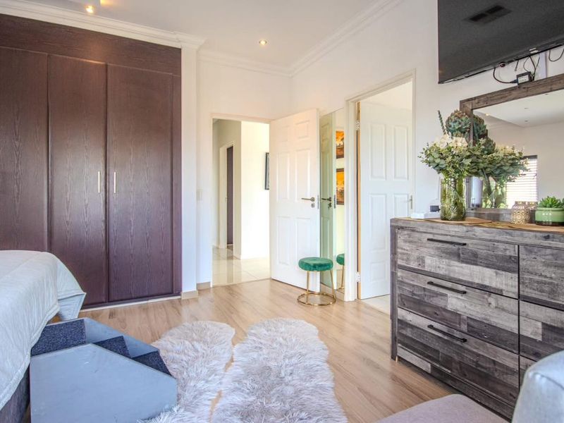 Stunning family home in Vaal Marina.Vaal Dam - Photo 4