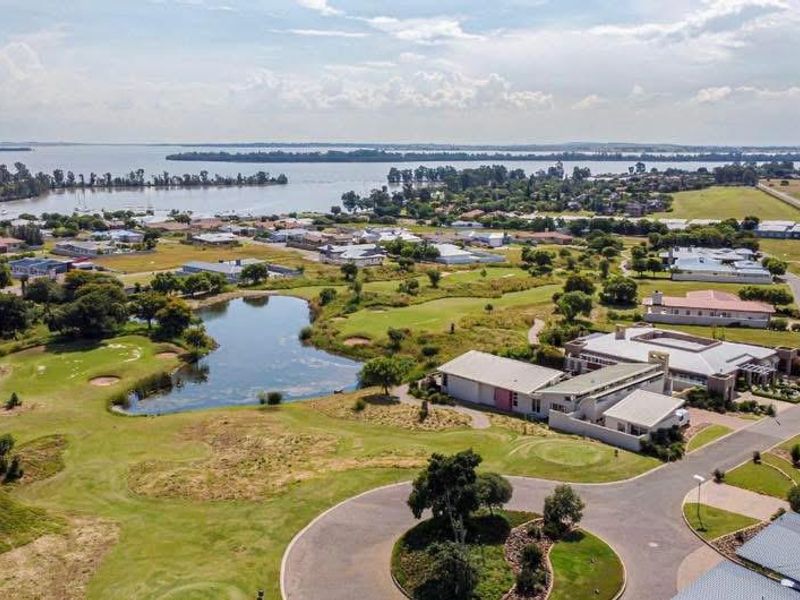Stunning family home in Vaal Marina.Vaal Dam - Photo 3