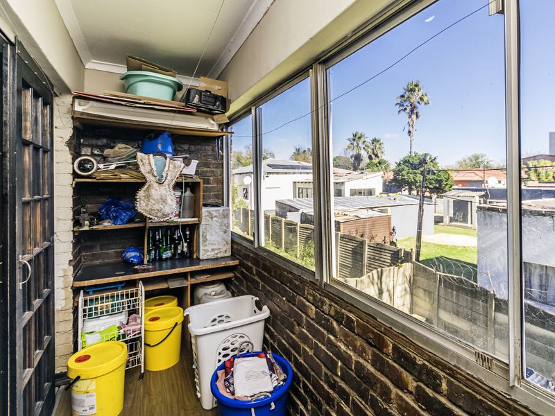 Modern 2 Bedroom Apartment – Ready for Immediate Occupation! - Photo 7