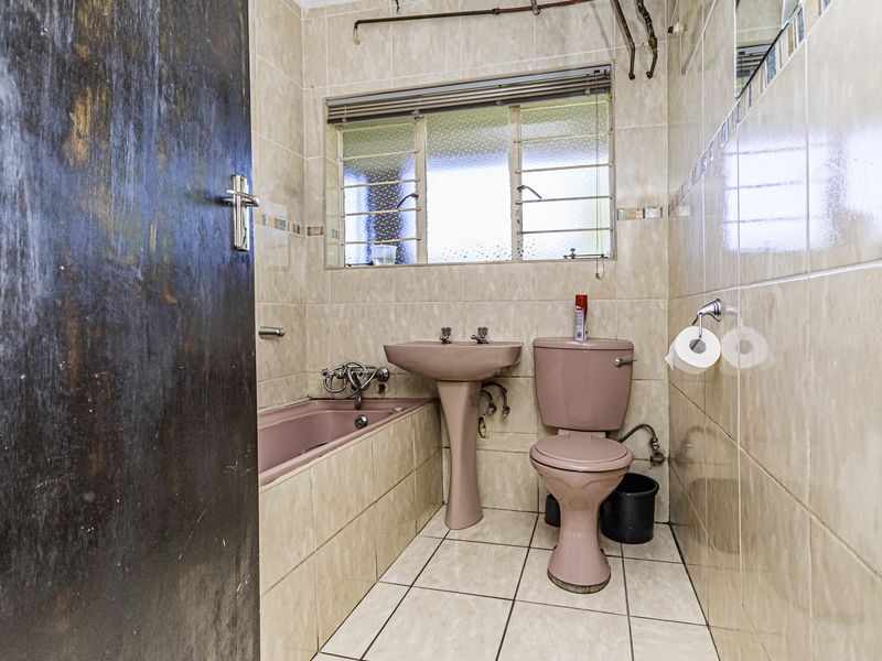 Modern 2 Bedroom Apartment – Ready for Immediate Occupation! - Photo 6