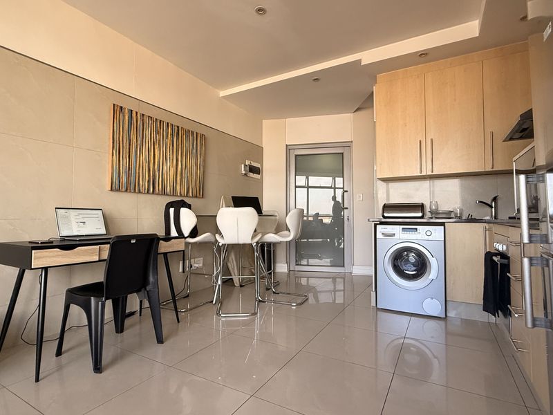 Experience Prime Sandton Living from the 8th Floor - Photo 2