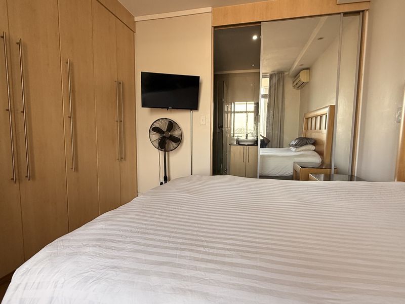 Experience Prime Sandton Living from the 8th Floor - Photo 8