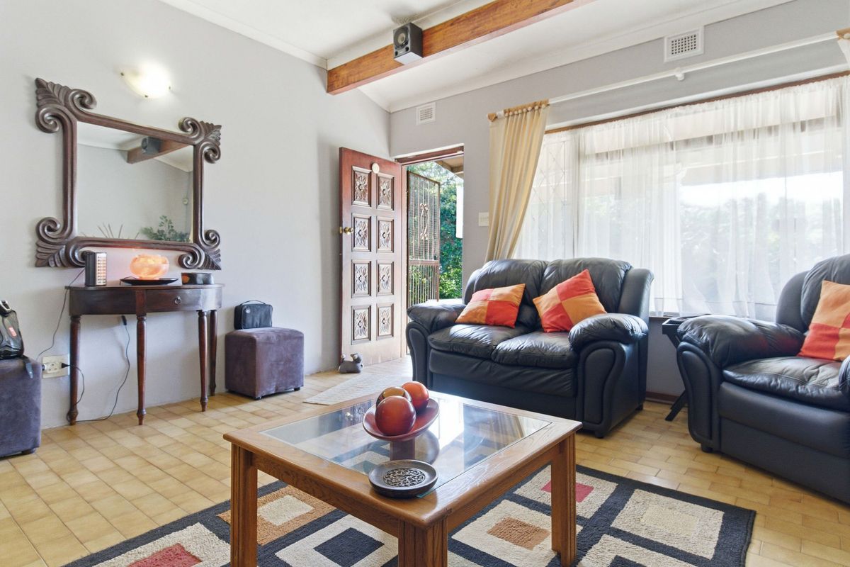 Charming 3 Bedroom Freehold home for sale in Scottburgh South. Your perfect coastal retreat awaits - Photo 5