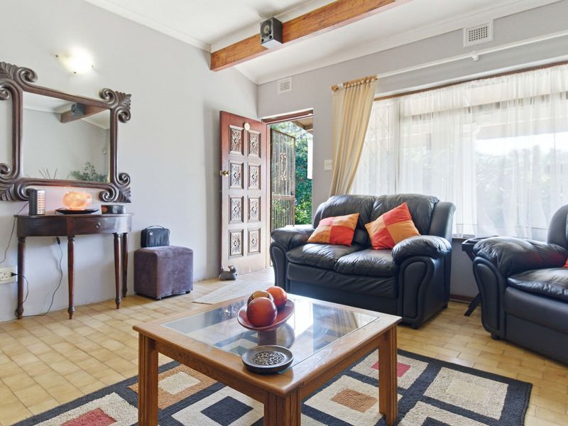 Charming 3 Bedroom Freehold home for sale in Scottburgh South. Your perfect coastal retreat awaits - Photo 5