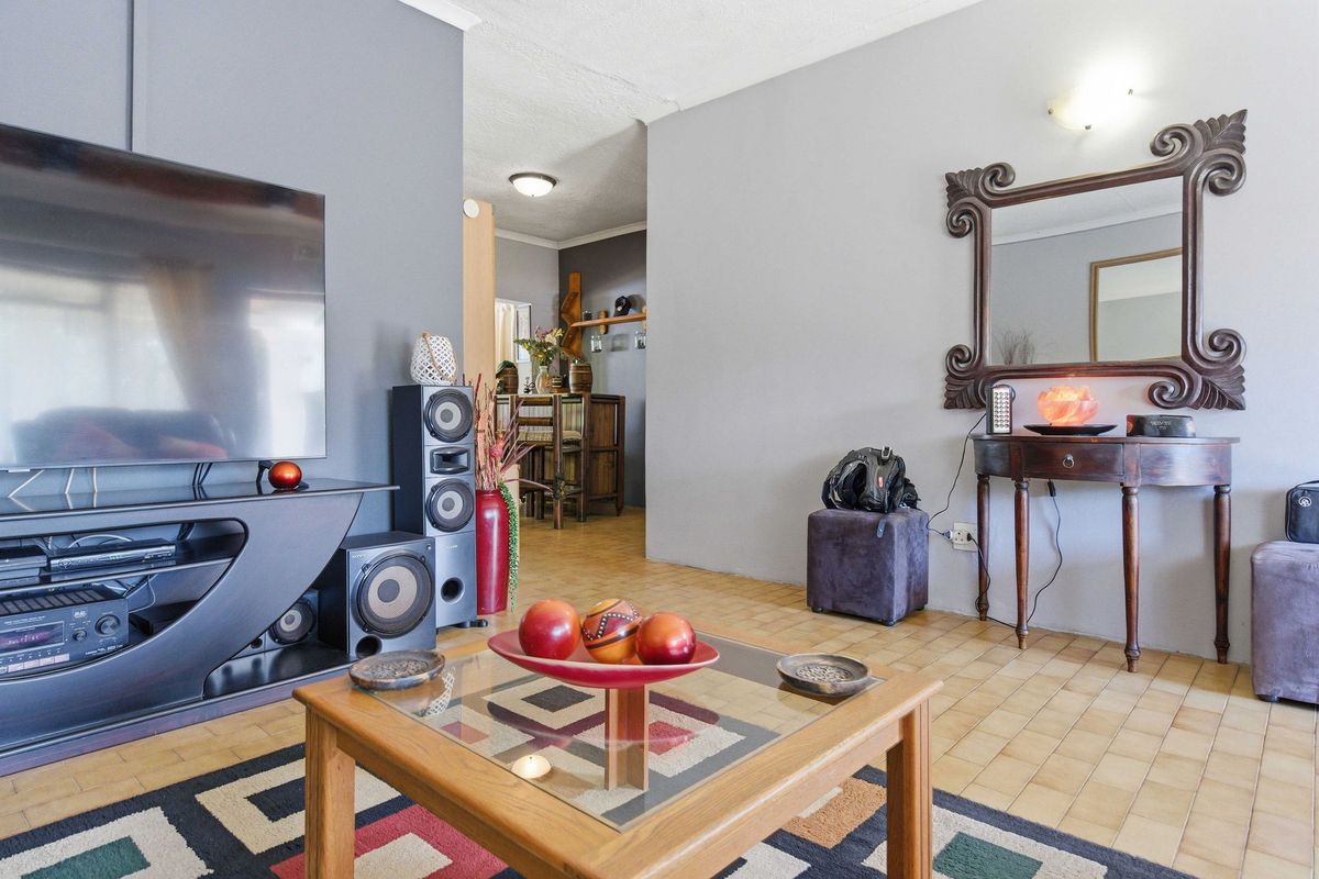Charming 3 Bedroom Freehold home for sale in Scottburgh South. Your perfect coastal retreat awaits - Photo 2