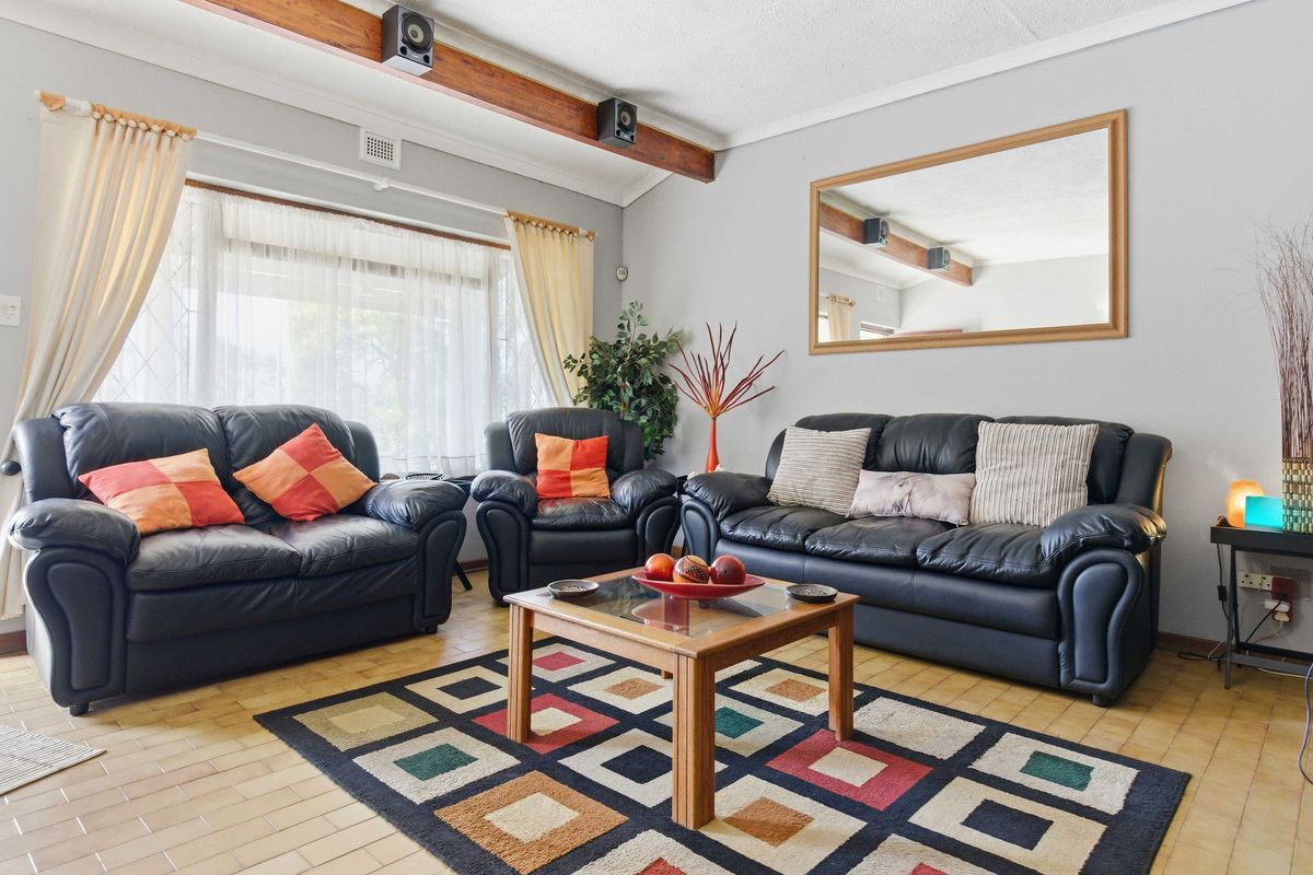 Charming 3 Bedroom Freehold home for sale in Scottburgh South. Your perfect coastal retreat awaits - Photo 3