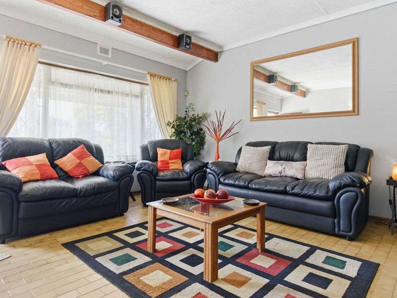 Charming 3 Bedroom Freehold home for sale in Scottburgh South. Your perfect coastal retreat awaits - Photo 3