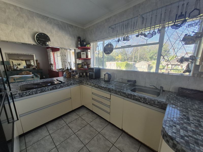 Spacious and full of charm - Photo 6