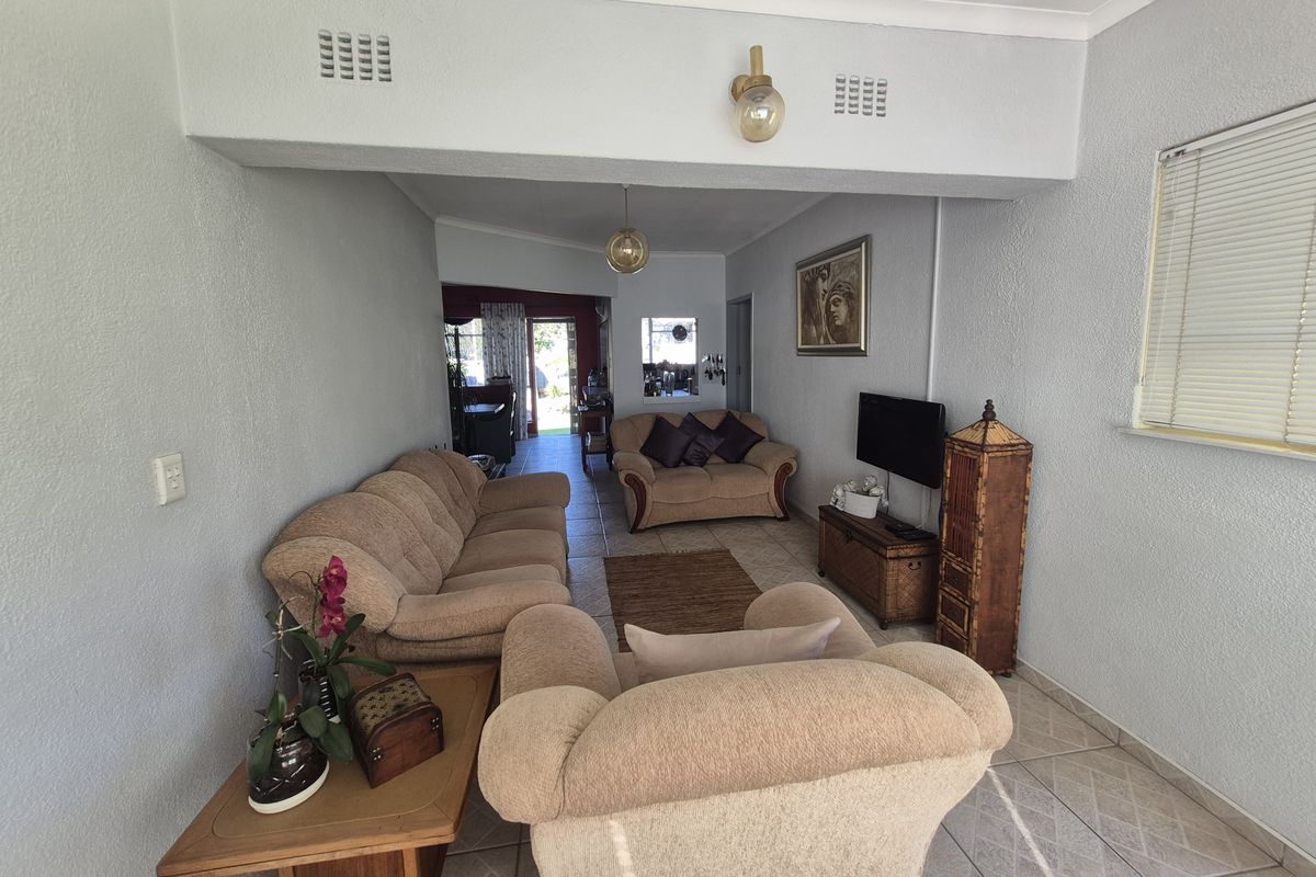 Spacious and full of charm - Photo 4