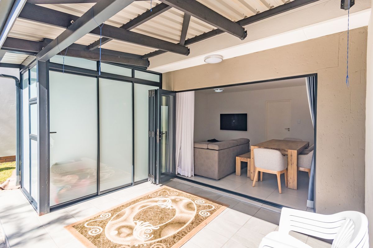 Modern Family Living in the Heart of Jackal Creek Golf Estate - Photo 5