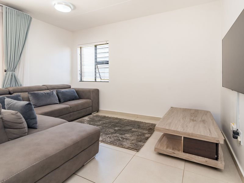 Modern Family Living in the Heart of Jackal Creek Golf Estate - Photo 4
