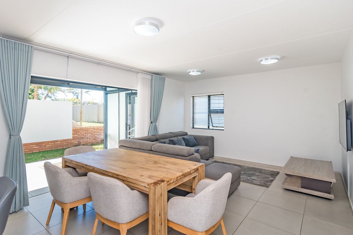 Modern Family Living in the Heart of Jackal Creek Golf Estate - Photo 3