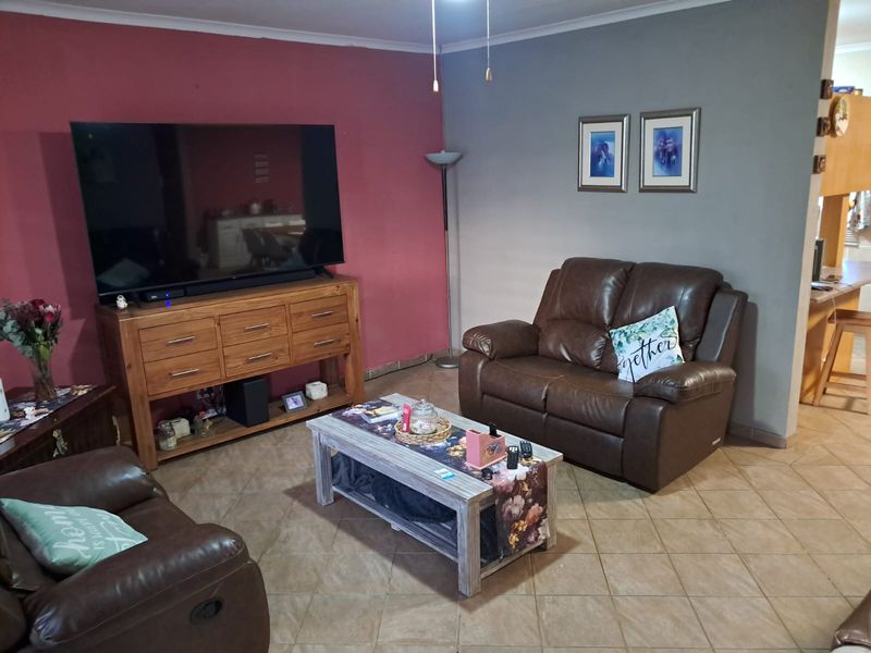 Exclusive Sole Mandate – Secure Estate Living at Its Best! - Photo 8