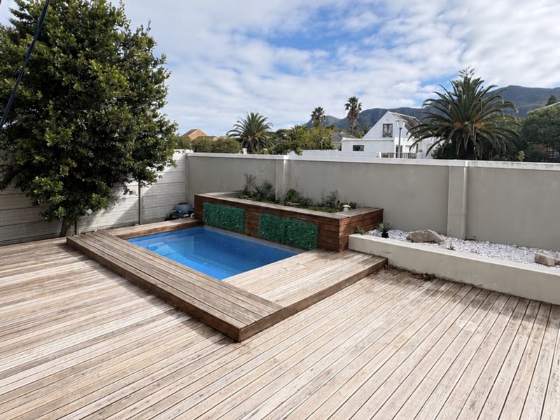 Beautiful Family Home with Mountain Views & Endless Possibilities in the heart of Hermanus  Sandbaai - Photo 5