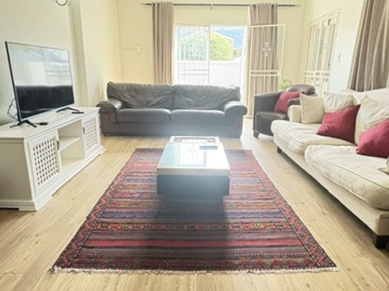 Beautiful Family Home with Mountain Views & Endless Possibilities in the heart of Hermanus  Sandbaai - Photo 6