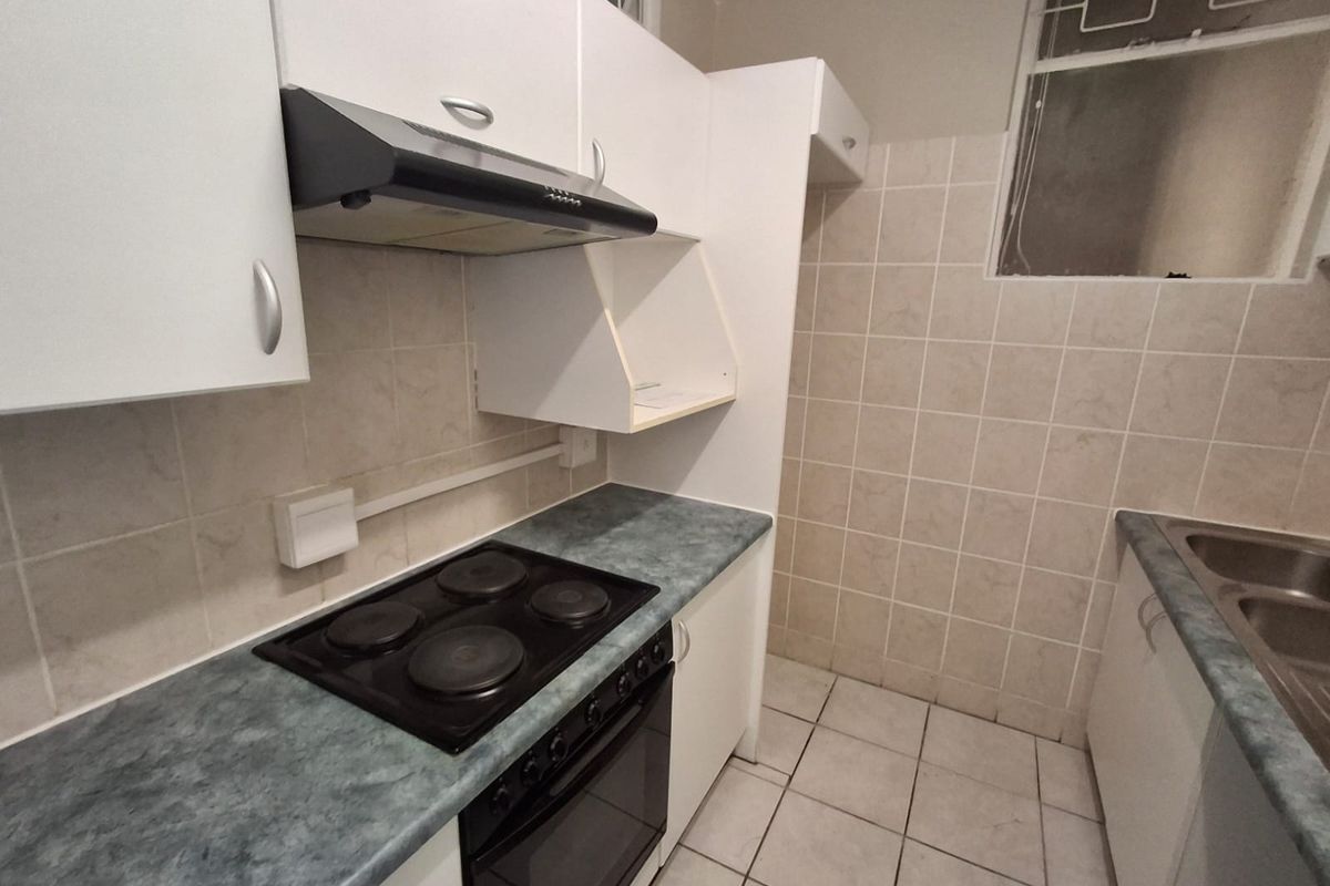 Marine Towers 1 bedroom apartment - Photo 2