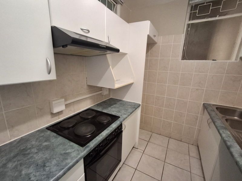 Marine Towers 1 bedroom apartment - Photo 2