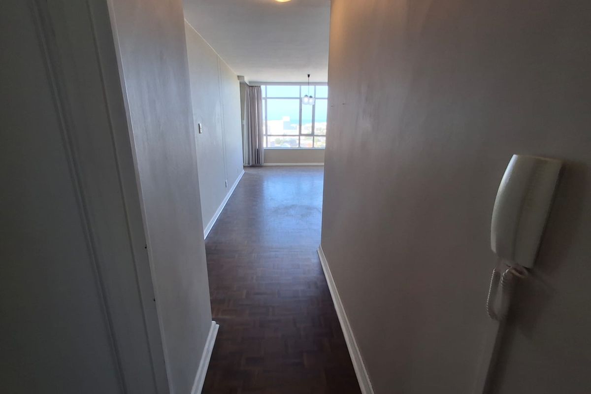 Marine Towers 1 bedroom apartment - Photo 5