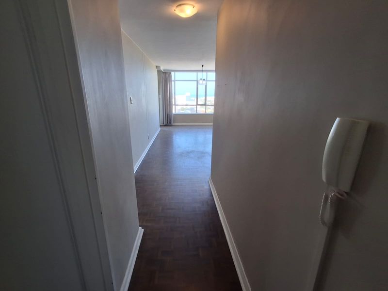 Marine Towers 1 bedroom apartment - Photo 5