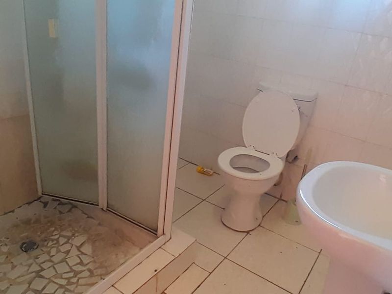 Available One-Room Apartment for Rent - Photo 6