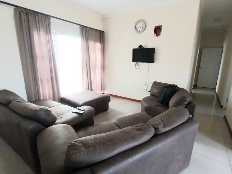 3 Bedroom house for sale in Graceland - Photo 8