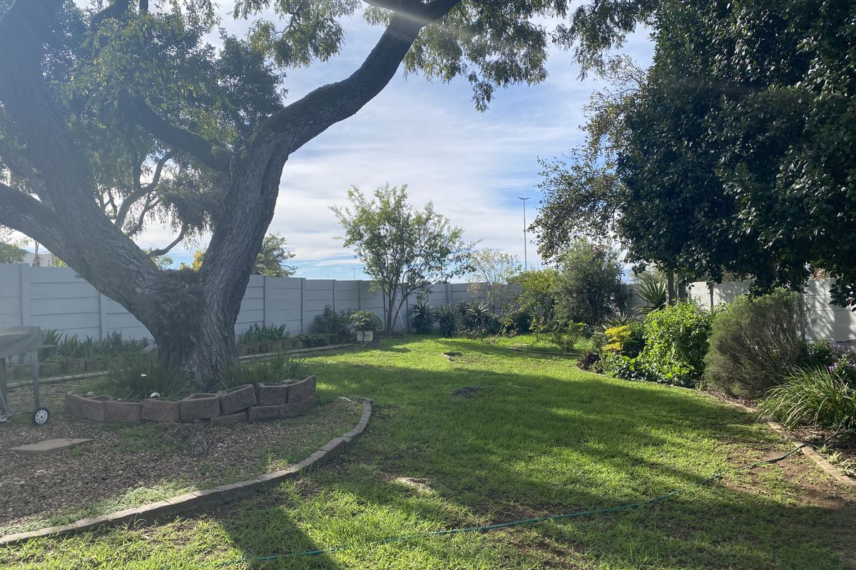 Plot and Plan opportunity in Prestigious Durbanville Hills - Photo 5