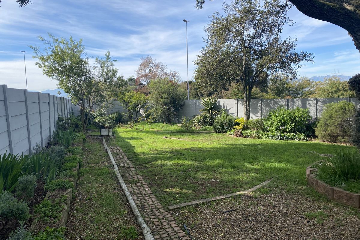 Plot and Plan opportunity in Prestigious Durbanville Hills - Photo 4