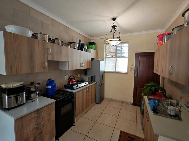 Modern Ground Floor Townhouse for Sale - Photo 3