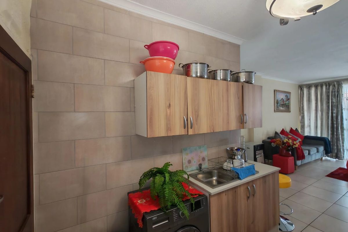 Modern Ground Floor Townhouse for Sale - Photo 2