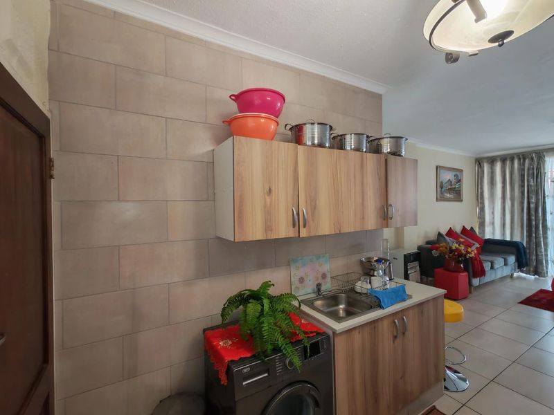 Modern Ground Floor Townhouse for Sale - Photo 2