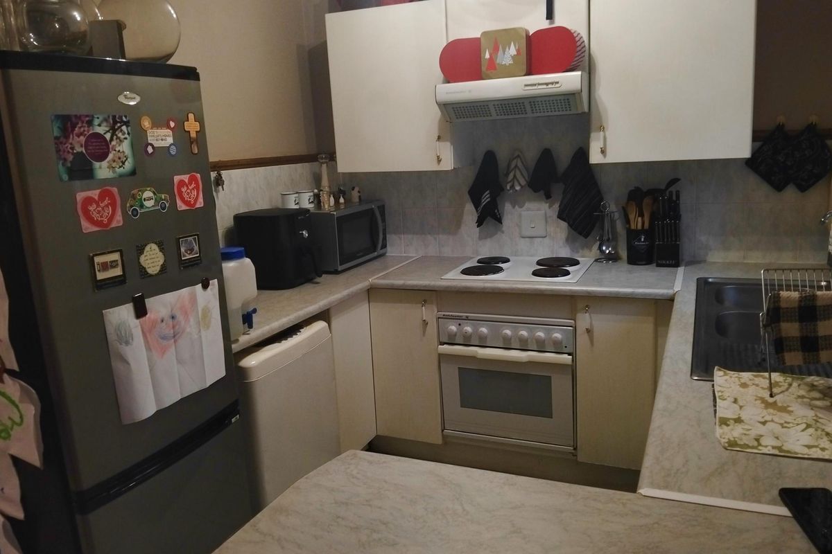 Perfect starter up or investment property! - Photo 4