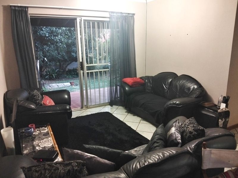 Perfect starter up or investment property! - Photo 3