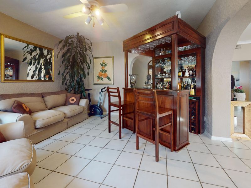 Starting to bid from R1,899,000! Non-Distressed Live Luxury Auction! - Photo 4