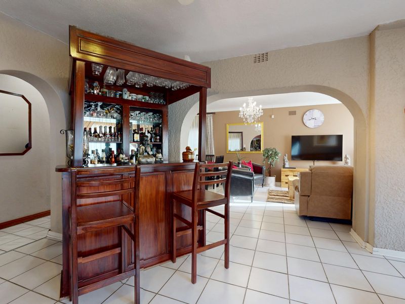 Starting to bid from R1,899,000! Non-Distressed Live Luxury Auction! - Photo 5