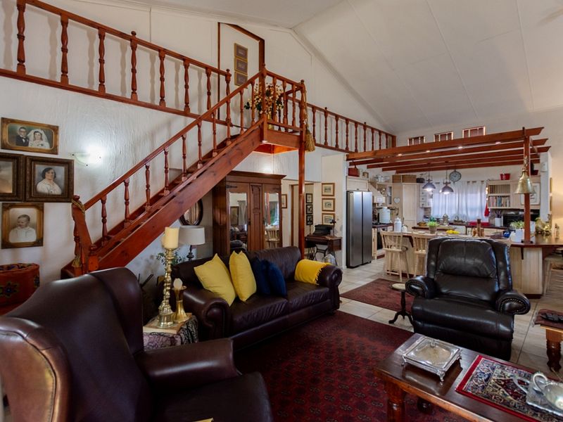 Beautiful Coastal Family Home with Flat - Photo 9