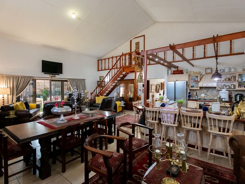 Beautiful Coastal Family Home with Flat - Photo 7