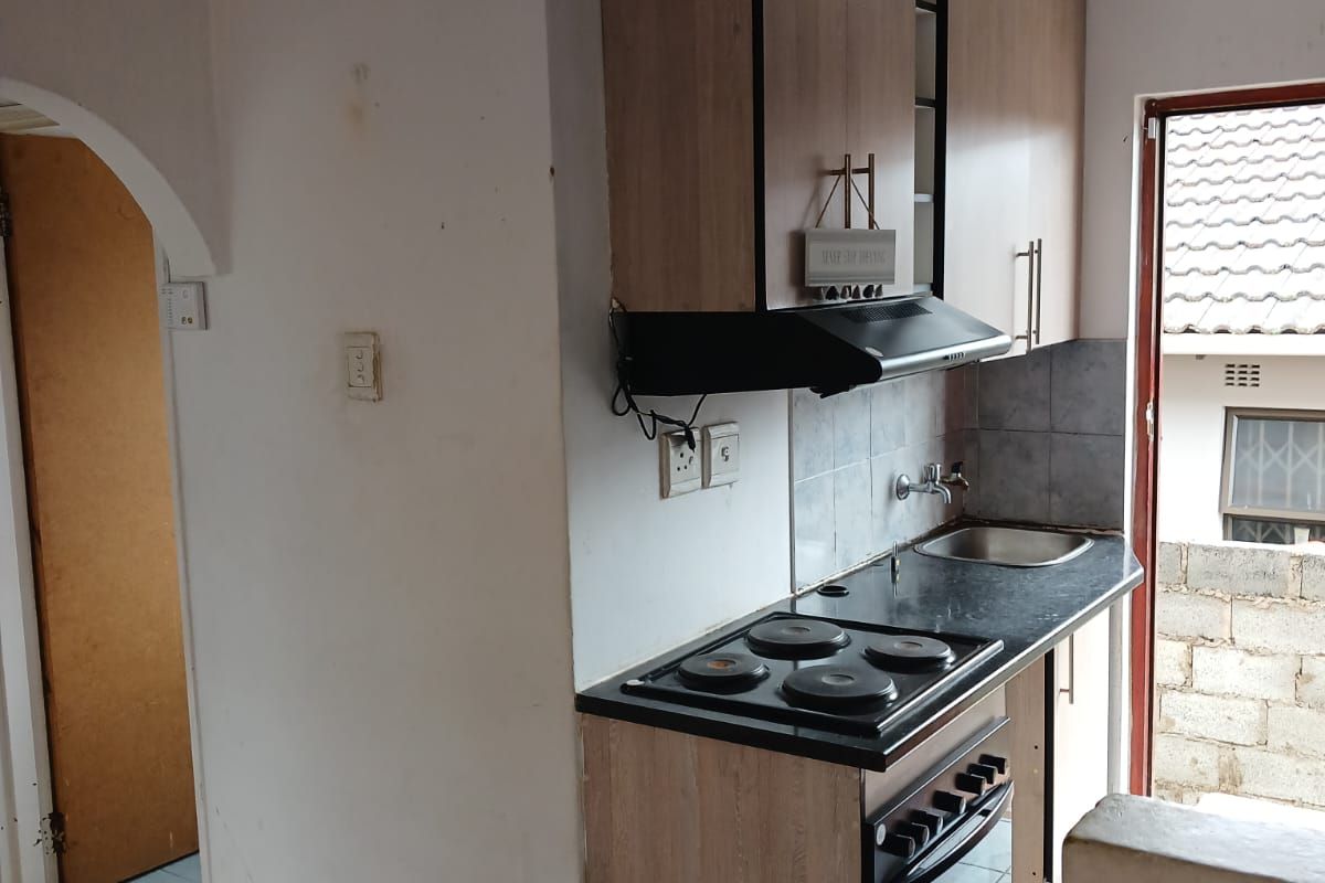 🏡 Charming 2-Bedroom Home for Rent in Rosedale, Amalinda - Photo 3