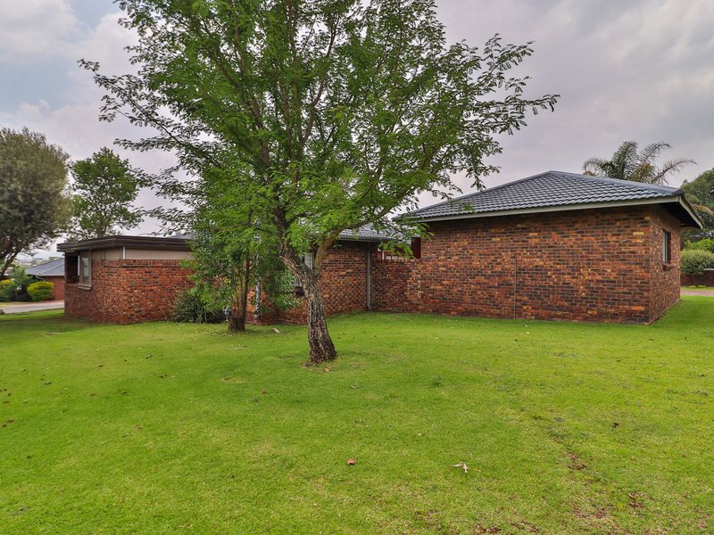 Welcome to Marina Letata, one of the most sought-after estates on the banks of the Vaal Dam. - Photo 9